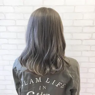 セミロング ミヤザキ タクトのヘアスタイル