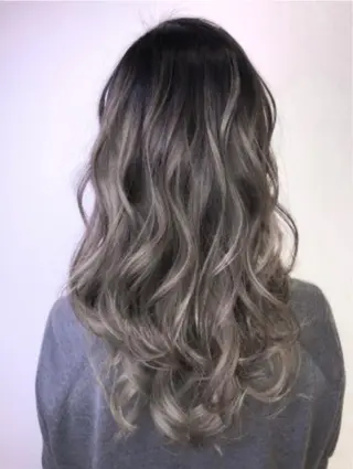 カラー 福元友梨 ディレクター✂️のヘアスタイル