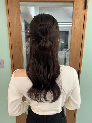 ロング カットモデル/ ケアブリーチ/モカのヘアスタイル