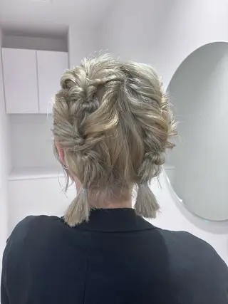 ヘアアレンジ 🧸ミルクティー／ ぷつっとボブ｜ミクのヘアスタイル