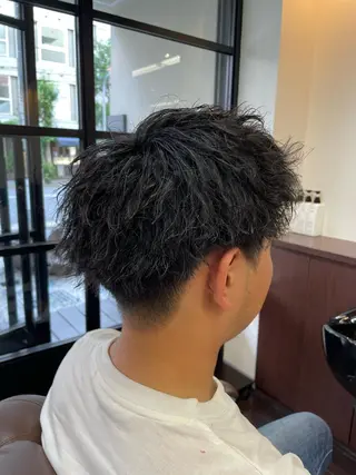 ショート パーマ メンズ 坪田 龍樹のヘアスタイル