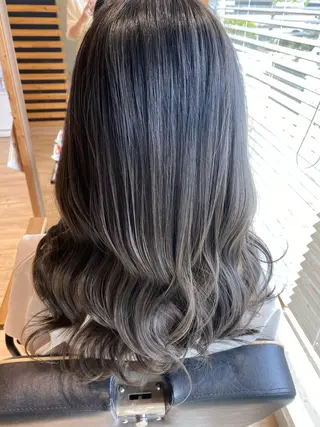 カラー 早川 真幸のヘアスタイル