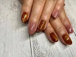 ネイル NailandEye Lucaの眉毛・アイブロウイメージ