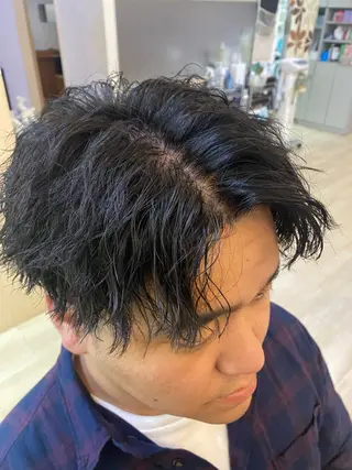 パーマ Agu hair chic所属・鏡 悠也のヘアスタイル