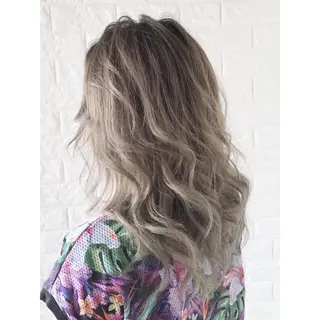 セミロング カラー KIZU 髪質改善 オカルト怪談のヘアスタイル