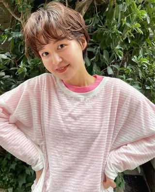 ショート パーマ 小林 莉菜のヘアスタイル