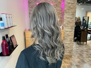 ロング SALOWIN心斎橋Suite店所属・ブリーチ毛にもできる 縮毛矯正|鷹司郎のヘアスタイル