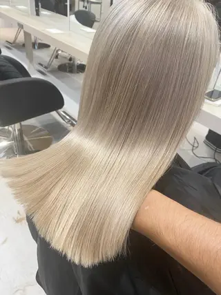 セミロング カラー パーマ ヘアアレンジ ネイル マツエク・マツパ アイブロウ 井上 一平のヘアスタイル