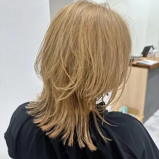 ミディアム 奈良一番ミルクティー ベージュしています⭐のヘアスタイル