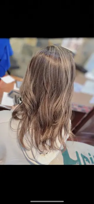 ロング カラー ヘアアレンジ 福見 美保のヘアスタイル