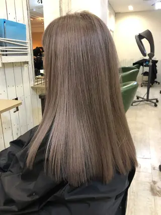 セミロング 韓国レイヤー外国人風 透明感カラー髪質改善のヘアスタイル