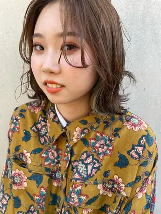 ミディアム カラー tomo🍒パーマ ハイトーン似合わせのヘアスタイル