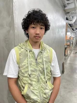 ミディアム パーマ メンズ スパイラルパーマ 🌐hina⭐️のヘアスタイル