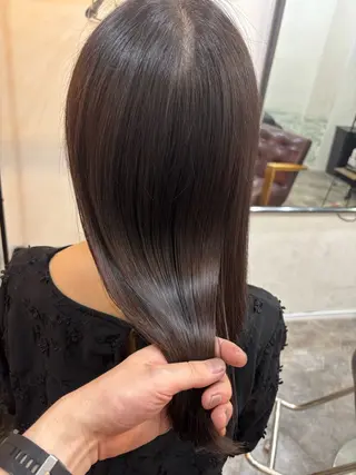 ロング SUN GLOW  サングロウ所属・ナカノメ トシアキのヘアスタイル