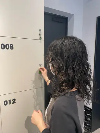 ミディアム パーマ Ameri 新宿所属・𓆩︎🩸個性カラー SAKÜRA𓆪⋆˚のヘアスタイル