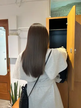 カラー aiko【艶カラー ・ミニモ年内で終了】のヘアスタイル