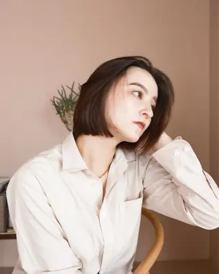 ミディアム KIYO キヨのヘアスタイル