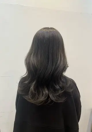 カラー 相田 佳乃のヘアスタイル
