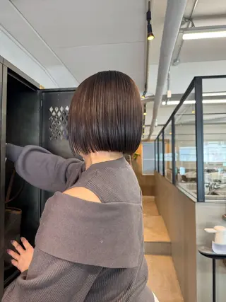 ショート INORI|艶カラ ー|フェイスレイヤーのヘアスタイル