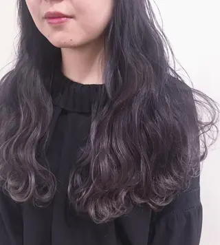 ロング カラー てんま さやかのヘアスタイル