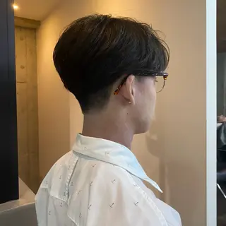 ショート メンズ センターパート/ニ ュアンスパーマのヘアスタイル