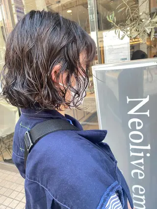 ミディアム カラー パーマ 宮内 真乃のヘアスタイル