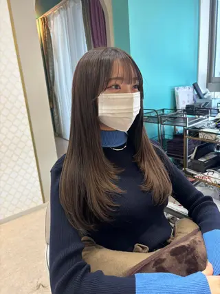 ロング イシザワ ユミのヘアスタイル