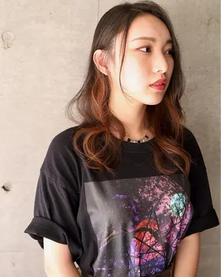 セミロング カラー ヘアアレンジ ⭐️𝑭𝑰𝑳𝑴𝑶𝑹𝑴𝑨𝑳𝑬⭐️【フィルモルメール】所属・トレンドヘア🩶 艶髪🩶yoshiのヘアスタイル