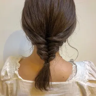 ミディアム カラー 尾籠 美幸 (オゴモリ ミユキ)のヘアスタイル