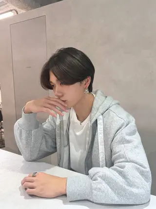 ショート カラー 新島 涼のヘアスタイル