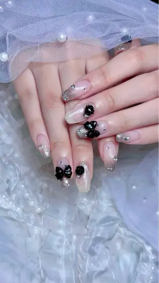 ネイル 𝑬𝑹𝑰𝑲𝑨 𓂃🎀𓈒𓏸のネイルデザイン