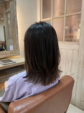 セミロング 前平 友慈のヘアスタイル