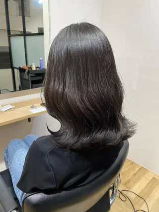 ミディアム カラー オリーブカラー 特化　　kaiのヘアスタイル