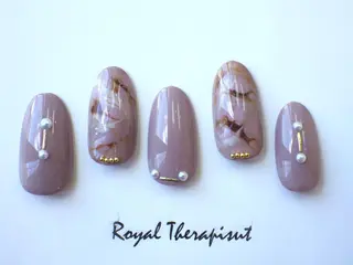 ネイル 【尾下】 ロイヤル•セラピストのネイルデザイン