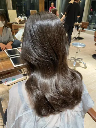 ミディアム カラー 🎀大竹美侑／顔まわ りカット／レイヤーのヘアスタイル