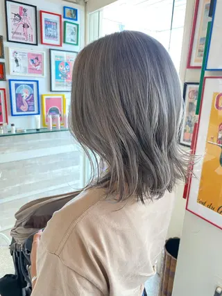 セミロング カラー エクステ ハイトーン 💭黒崎ハルカのヘアスタイル