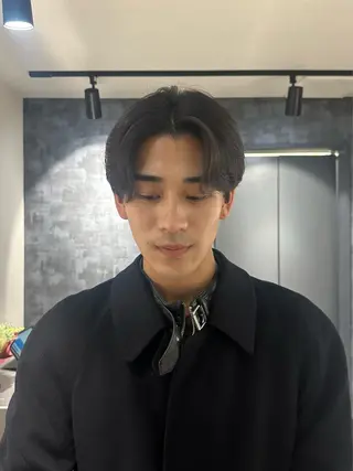 ミディアム パーマ メンズ SALOWIN 原宿 iori所属・💈センターパート パーマ特化💈雄太のヘアスタイル