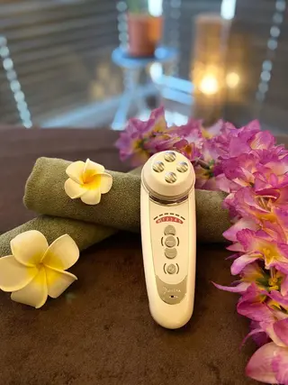 Acupuncture  salon LINOA リノア鍼灸院所属・ヘッドスパ鍼/小顔鍼 耳ツボ 　LINOAのエステ・リラクイメージ