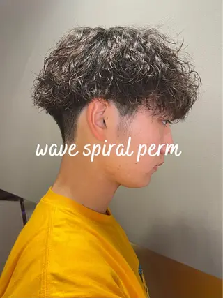 ミディアム カラー パーマ ヘアアレンジ メンズ アイブロウ 社内1メンズ担当✨ 毛流れパーマ鈴木瑛也のヘアスタイル