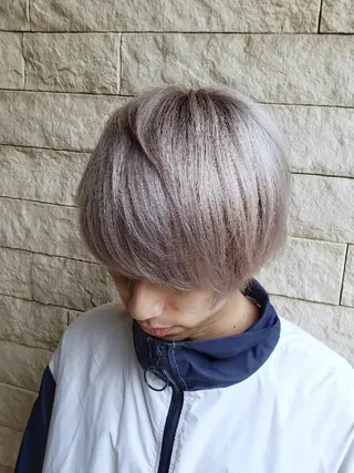 ショート カラー メンズ 艶髪✨ハイトーン ✨ホワイト✨北宗一郎のヘアスタイル