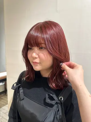 ミディアム カラー Aura所属・丸山 心 / 艶カラーのヘアスタイル