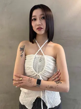 ミディアム カラー PELE アネックス梅田茶屋町店所属・PELE ハイトーン RIMUのヘアスタイル