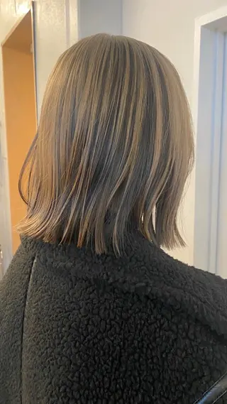 ショート カラー 綾香 /透明感カラーのヘアスタイル