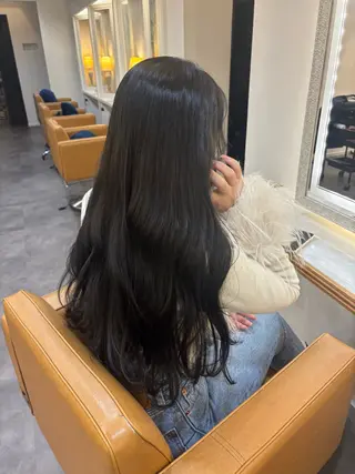 ロング カラー 栗林 茉那のヘアスタイル