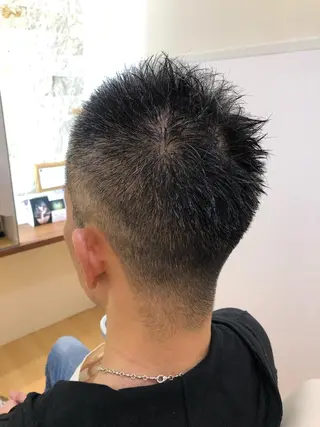 ショート メンズ 山岡 徹也のヘアスタイル