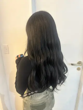 ロング オノ アイラのヘアスタイル