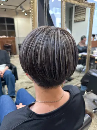 ショート カラー メンズ 大内 志穂のヘアスタイル