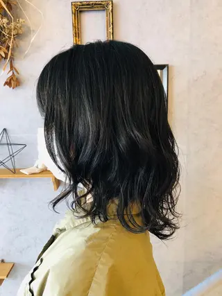 ミディアム 本多 美羽のヘアスタイル