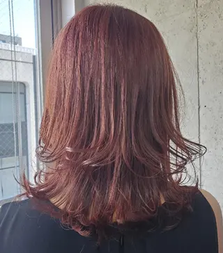ミディアム カラー S. ERIのヘアスタイル