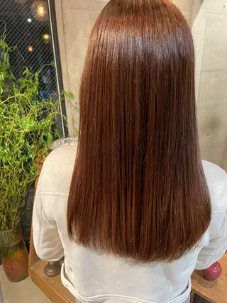 ロング maina/透明感 ベージュ/ブラウンのヘアスタイル